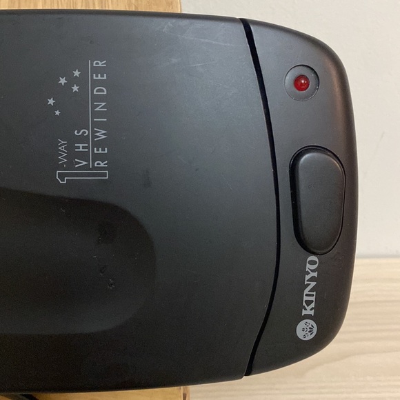 KINYO black 1 Way Video Cassette Rewinder - Picture 2 of 8